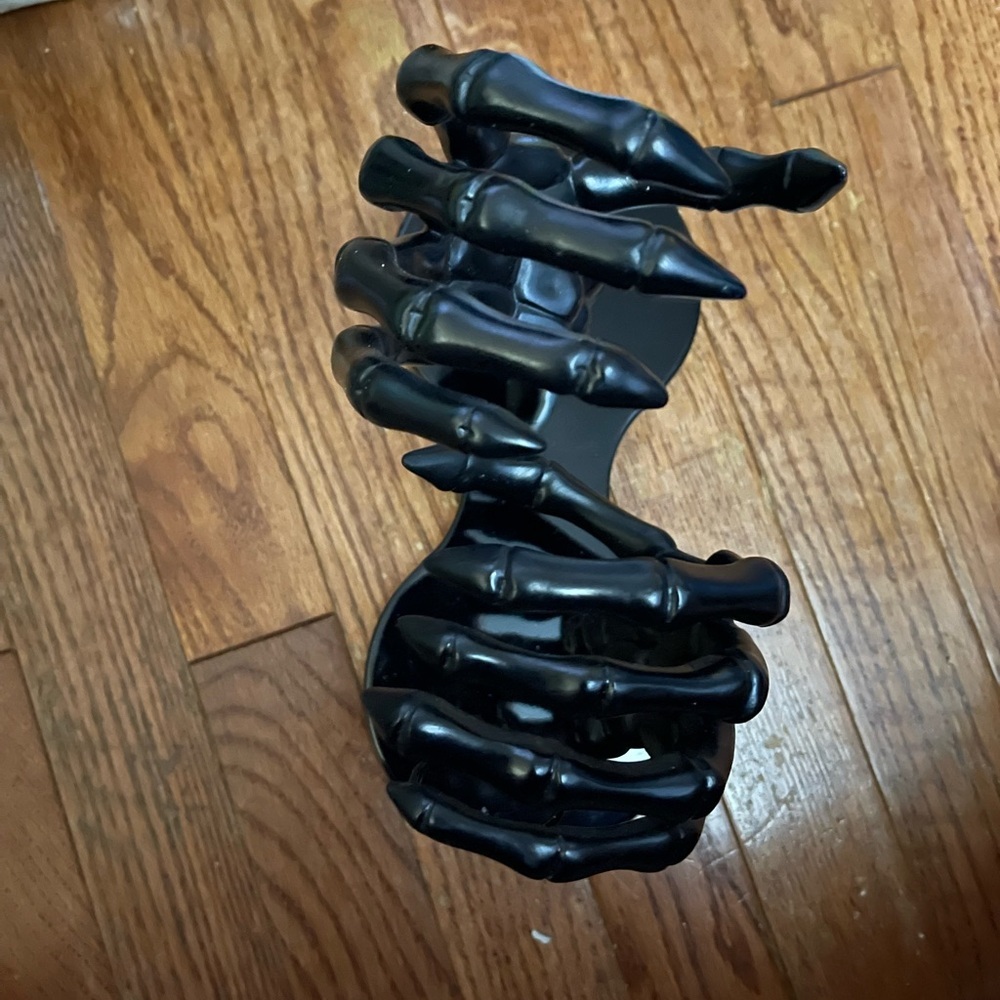 Halloween Hyde & Eek Black Skeleton Hands Wine Bottle Holder 10.5"x8"x4.5"